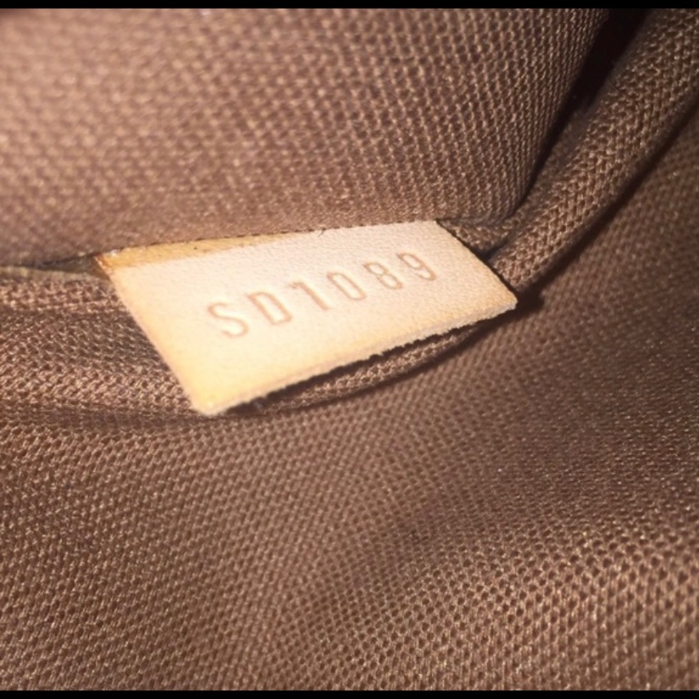 Authentic LV  Tivoli GM - Picture 5 of 6